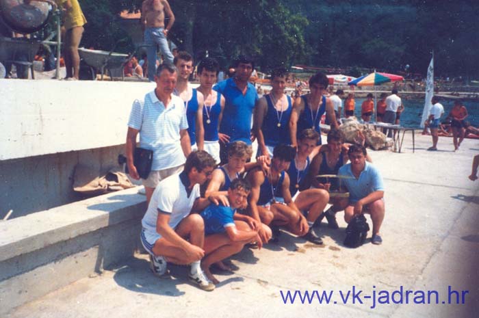 Omisalj5 Osmerac juniora prvak HR Hrboka Krsic Kacan Bacic Vuksan Dundov Matulina Jurin korm Grubsic  sa trener Romano Bajlo...